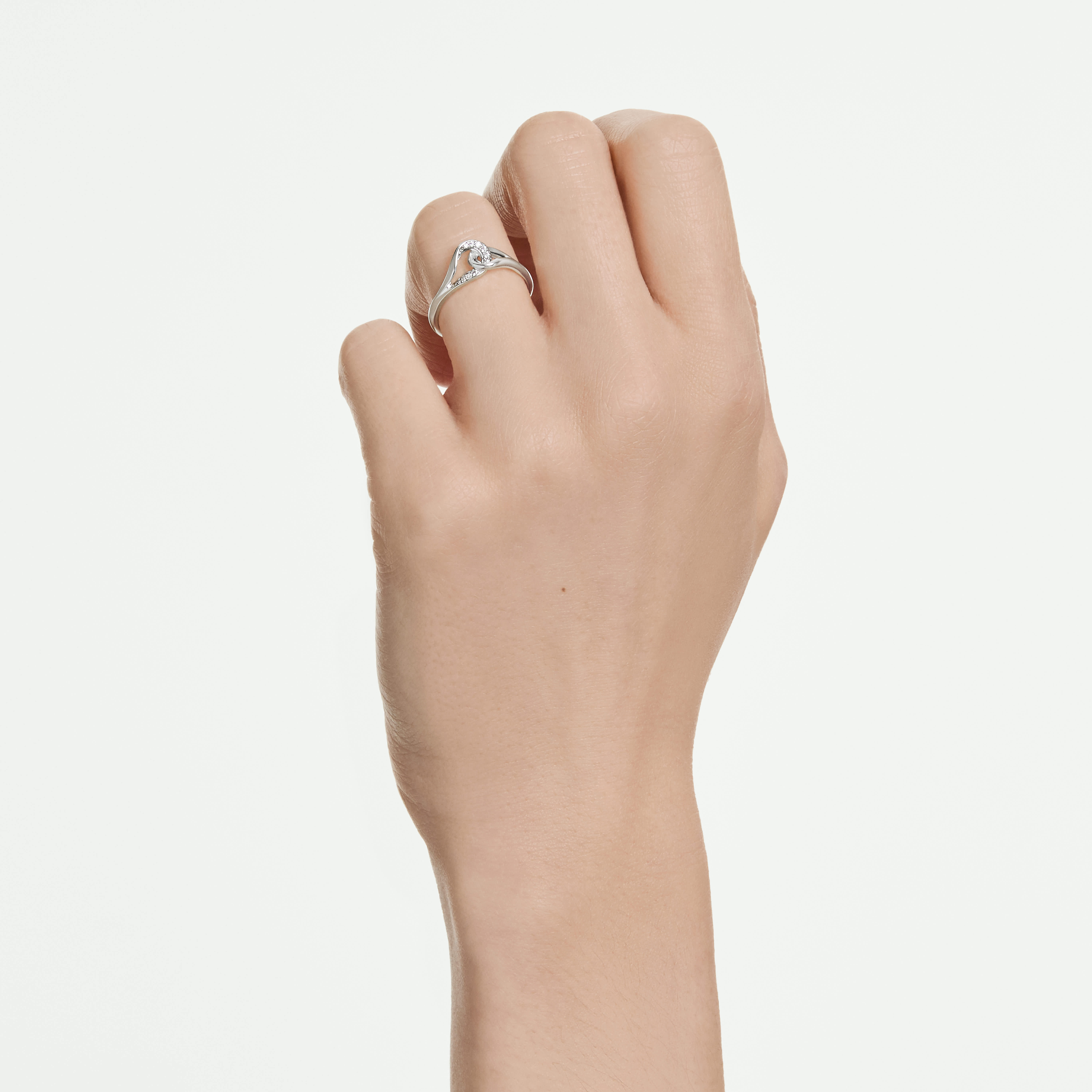 swarovski خاتم classica، قطع مستدير، تصميم متداخل، لون أبيض، فضة استرليني