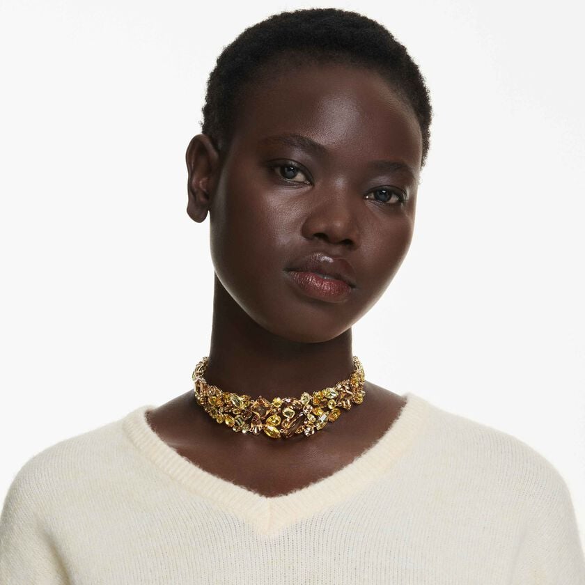 swarovski عقد شوكر gema، قطع متنوع، لون أصفر، طلاء باللون الذهبي