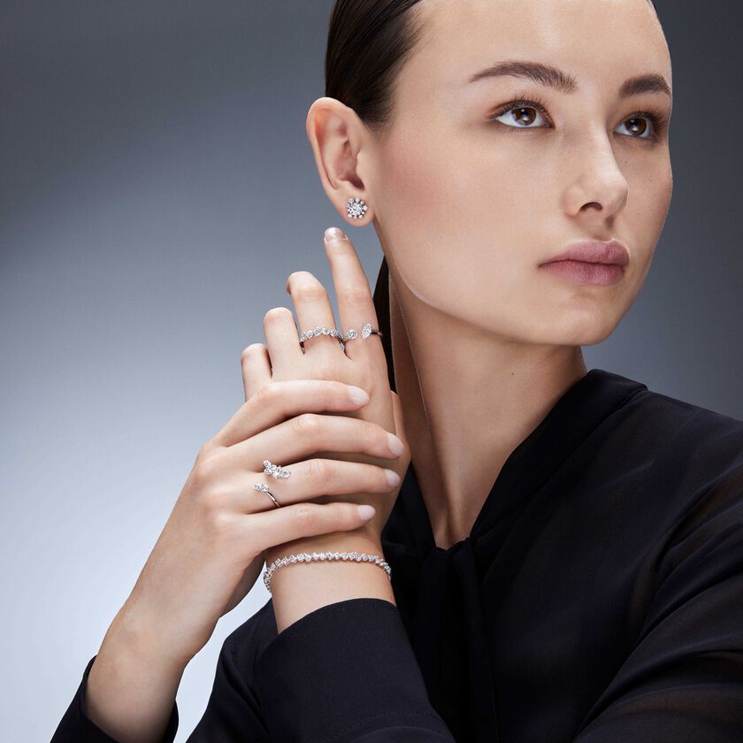 swarovski خاتم galaxy، ألماس مُصنع في المختبر بإجمالي 1 قيراط، أشكال متنوعة، ذهب أبيض عيار 18