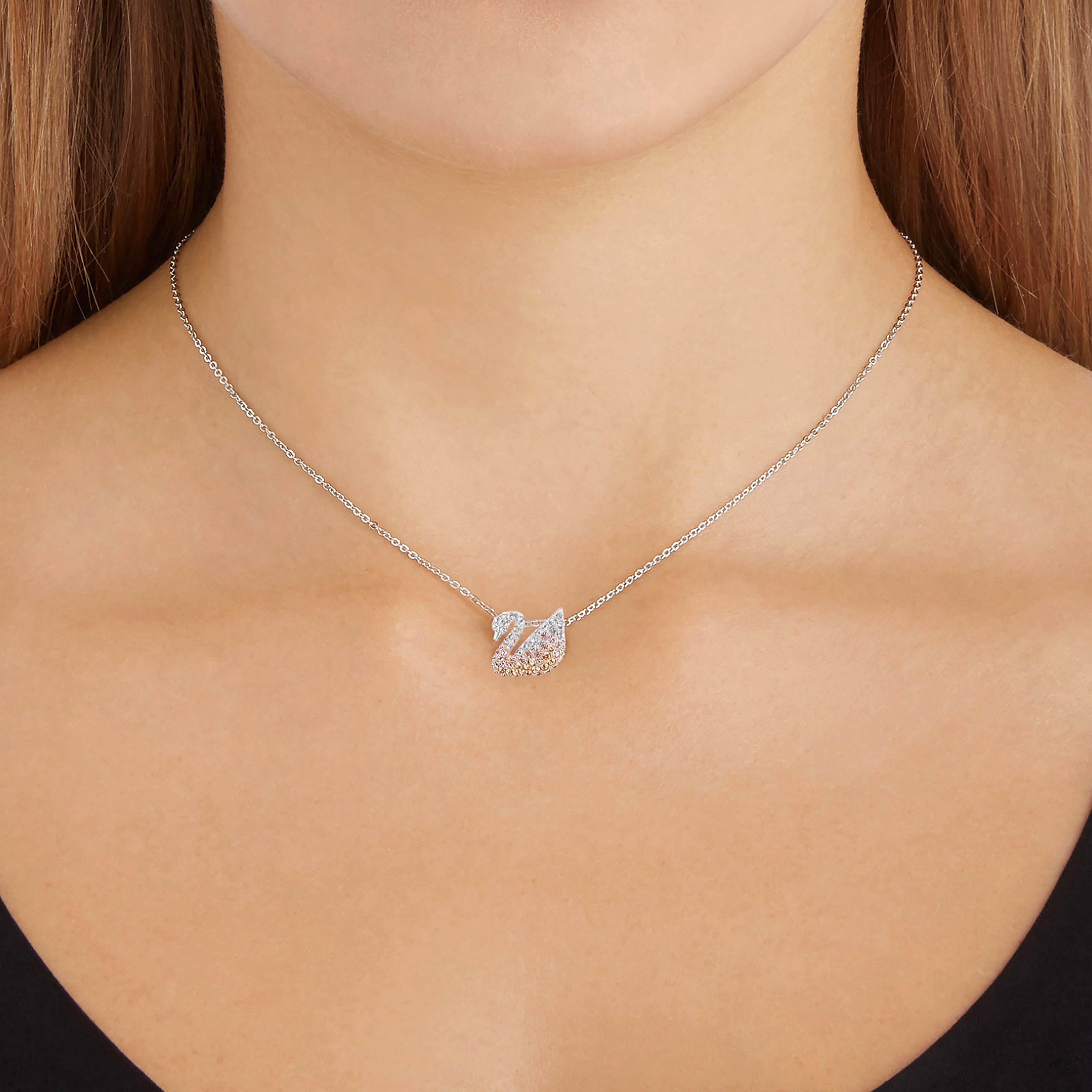 swarovski قلادة iconic swan بحلية متدلية، صغيرة، متعددة الألوان، طلاء روديوم