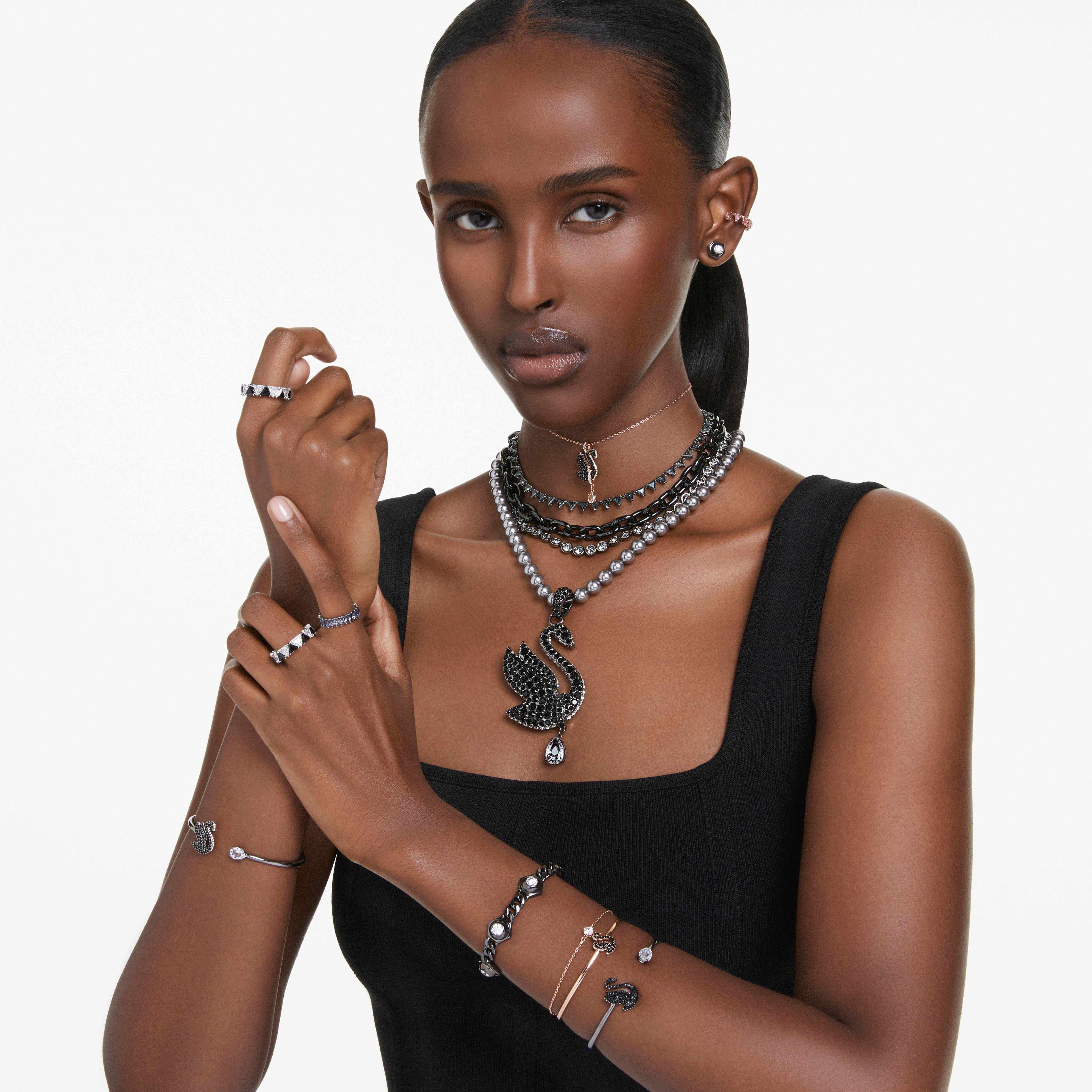 swarovski أقراط دبوسية numina، قطع مُستدير، لون أبيض، طلاء روثينيوم