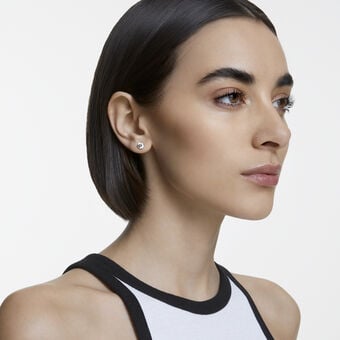 swarovski أقراط solitaire للأذن المثقوبة، لون أبيض، طلاء روديوم