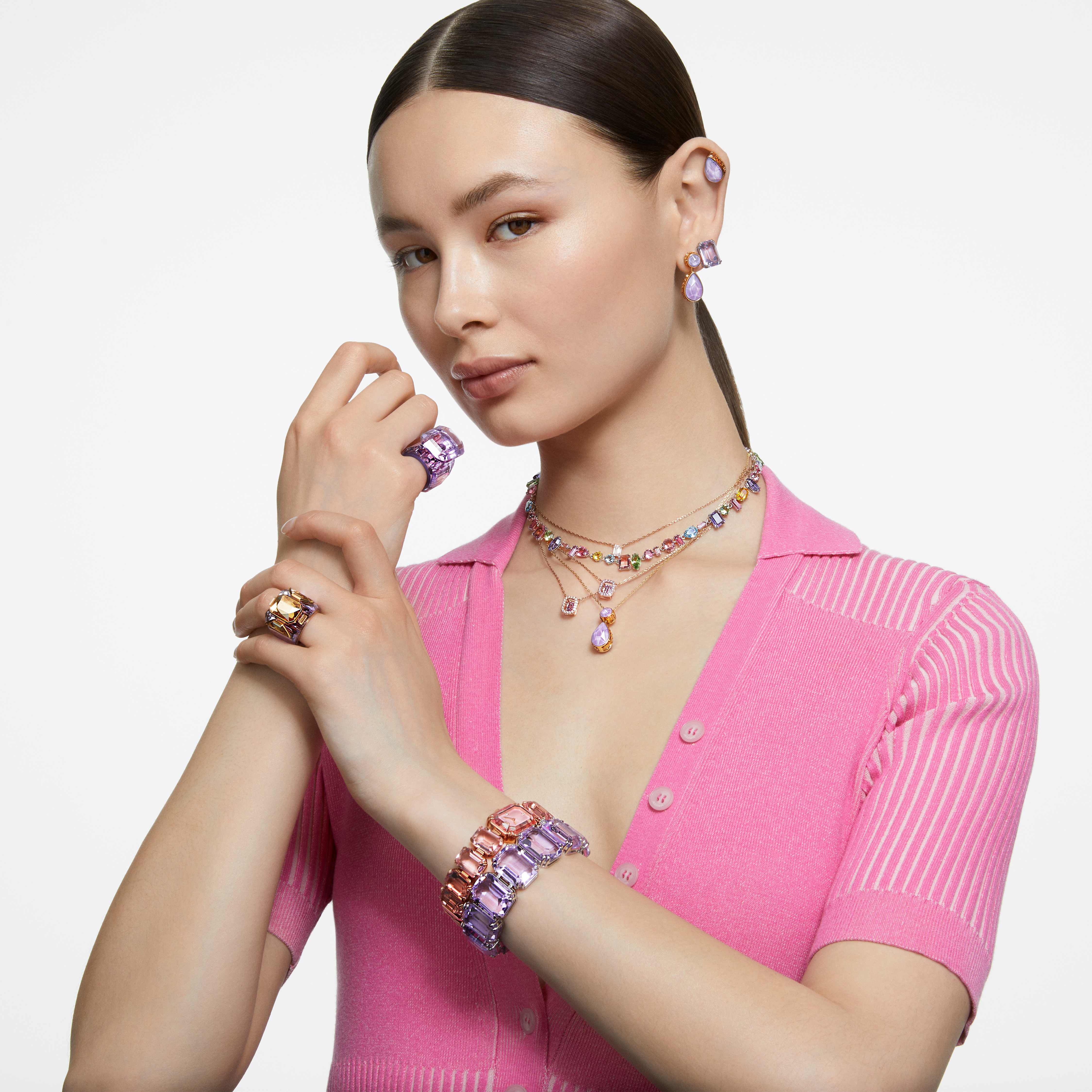swarovski خاتم كوكتيل chroma، لون بنفسجي، طلاء ذهبي