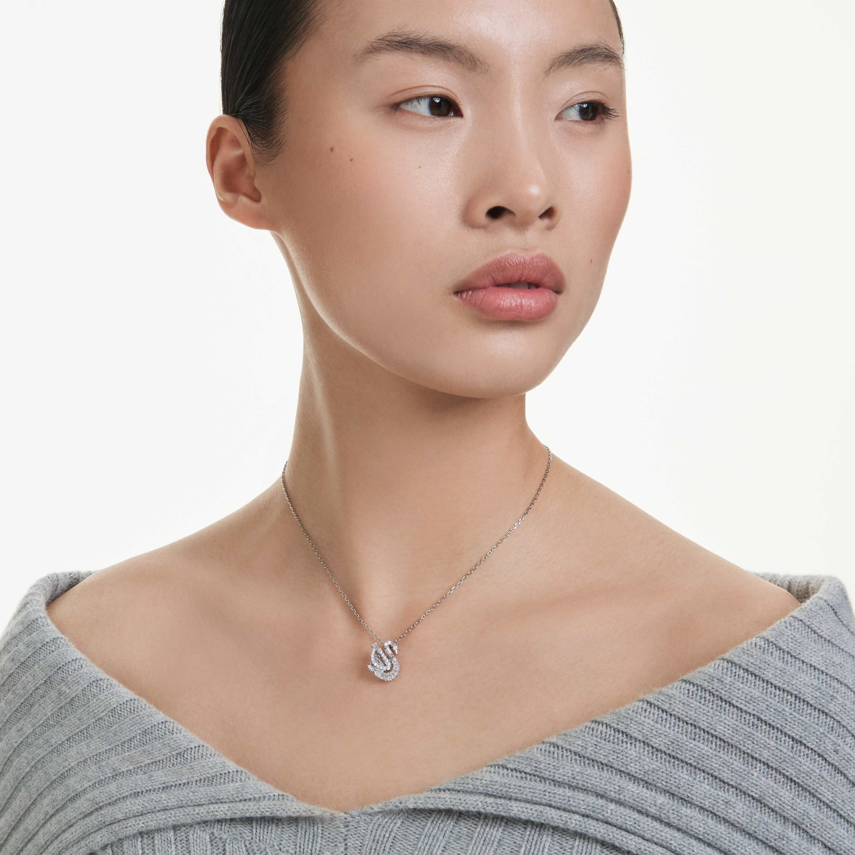 swarovski قلادة swan، قطع متنوع، بجعة، لون أبيض