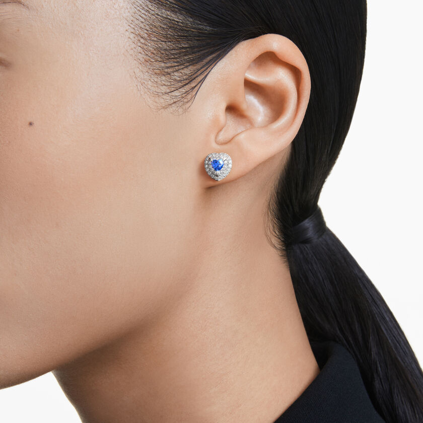 swarovski أقراط دبوسية one، قطع على شكل قلب، أحجار كريستال صغيرة متراصة، شكل قلب، لون أزرق، طلاء روديوم