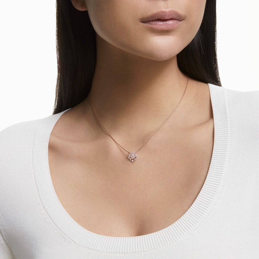 swarovski عقد sparkling dance من سواروفسكي، لون أبيض، طلاء ذهبي وردي