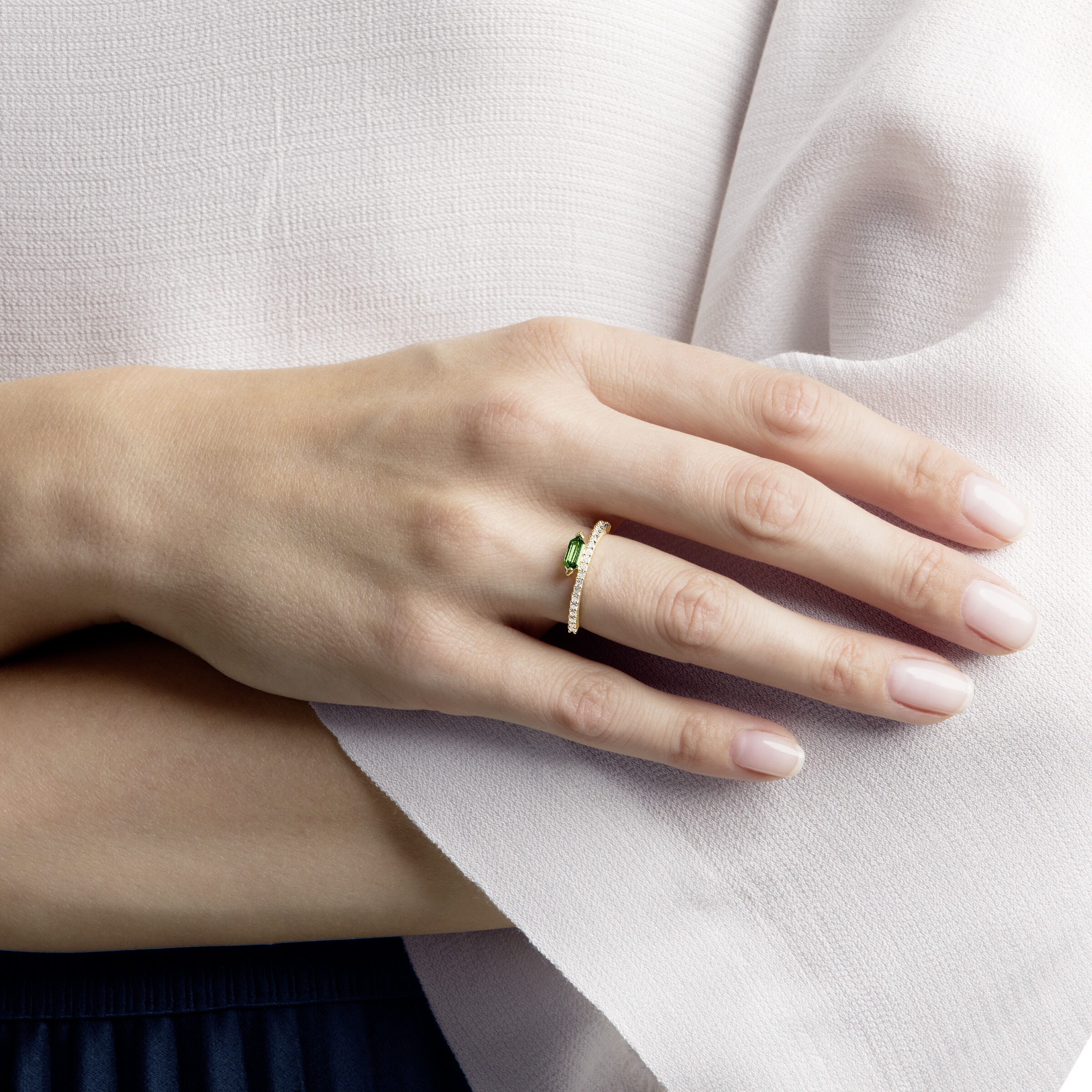 swarovski خاتم oz، أبيض، بطلاء بلون ذهبي