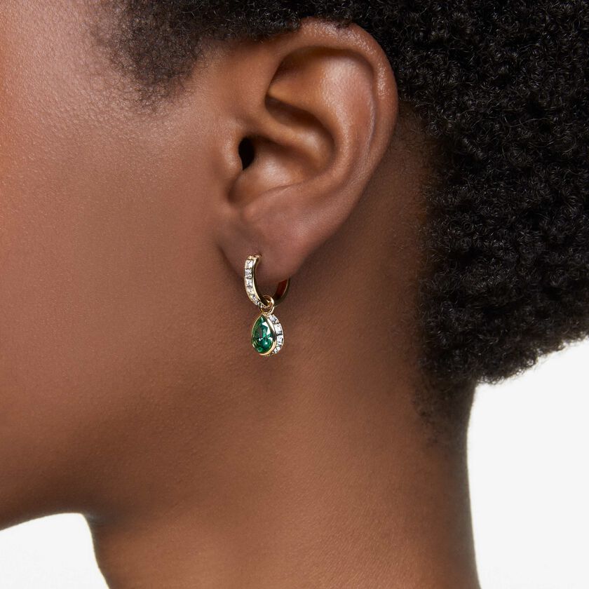swarovski أقراط متدلية chroma، على شكل كمثرى، لون أخضر، طلاء بلون ذهبي