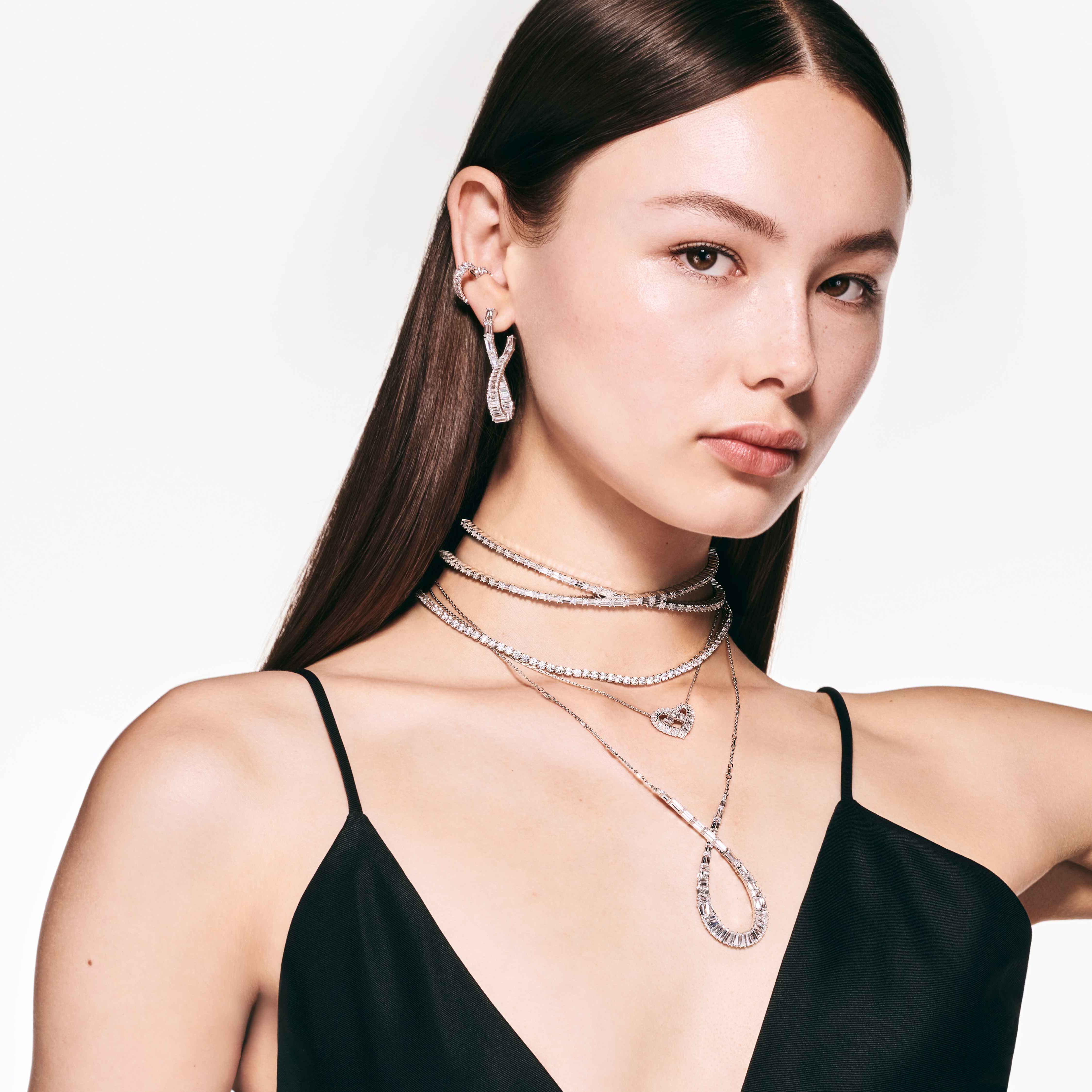 swarovski أقراط متدلية hyperbola، شكل إنفينيتي، لون أبيض، طلاء روديوم