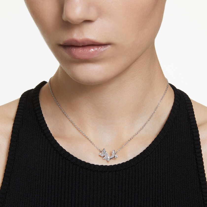 swarovski عقد lilia، مزين بفراشة، لون أبيض، طلاء روديوم