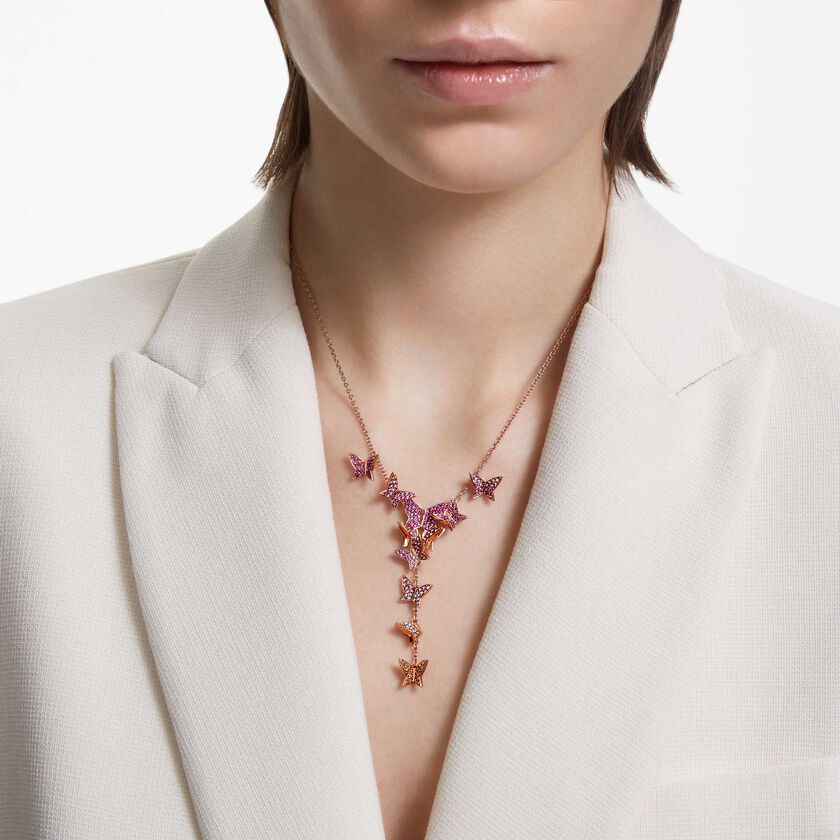 swarovski عقد lilia على شكل حرف y، مزين بفراشة، لون وردي، طلاء ذهبي وردي