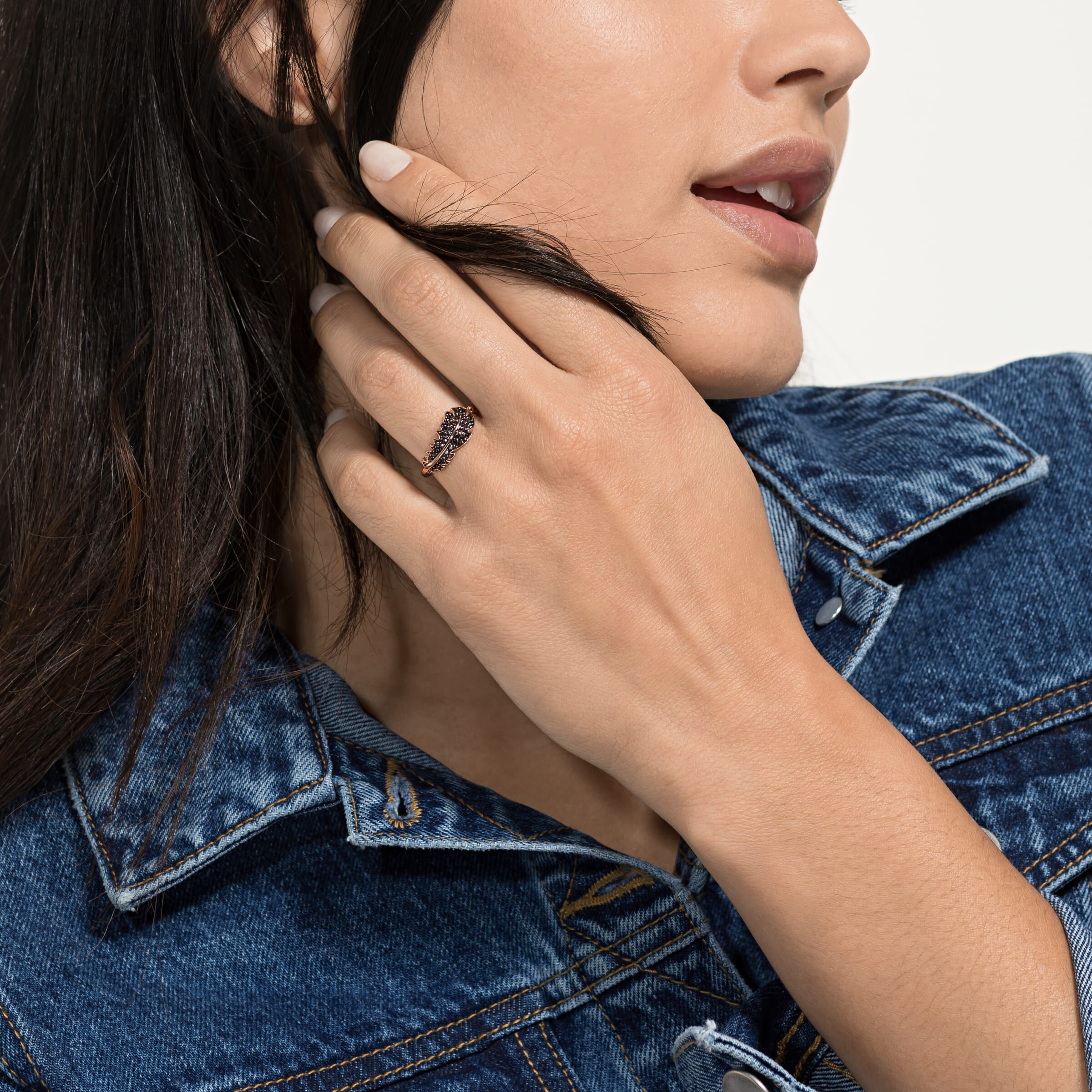 swarovski خاتم naugty motif ، أسود ، مطلي باللون الذهبي الوردي