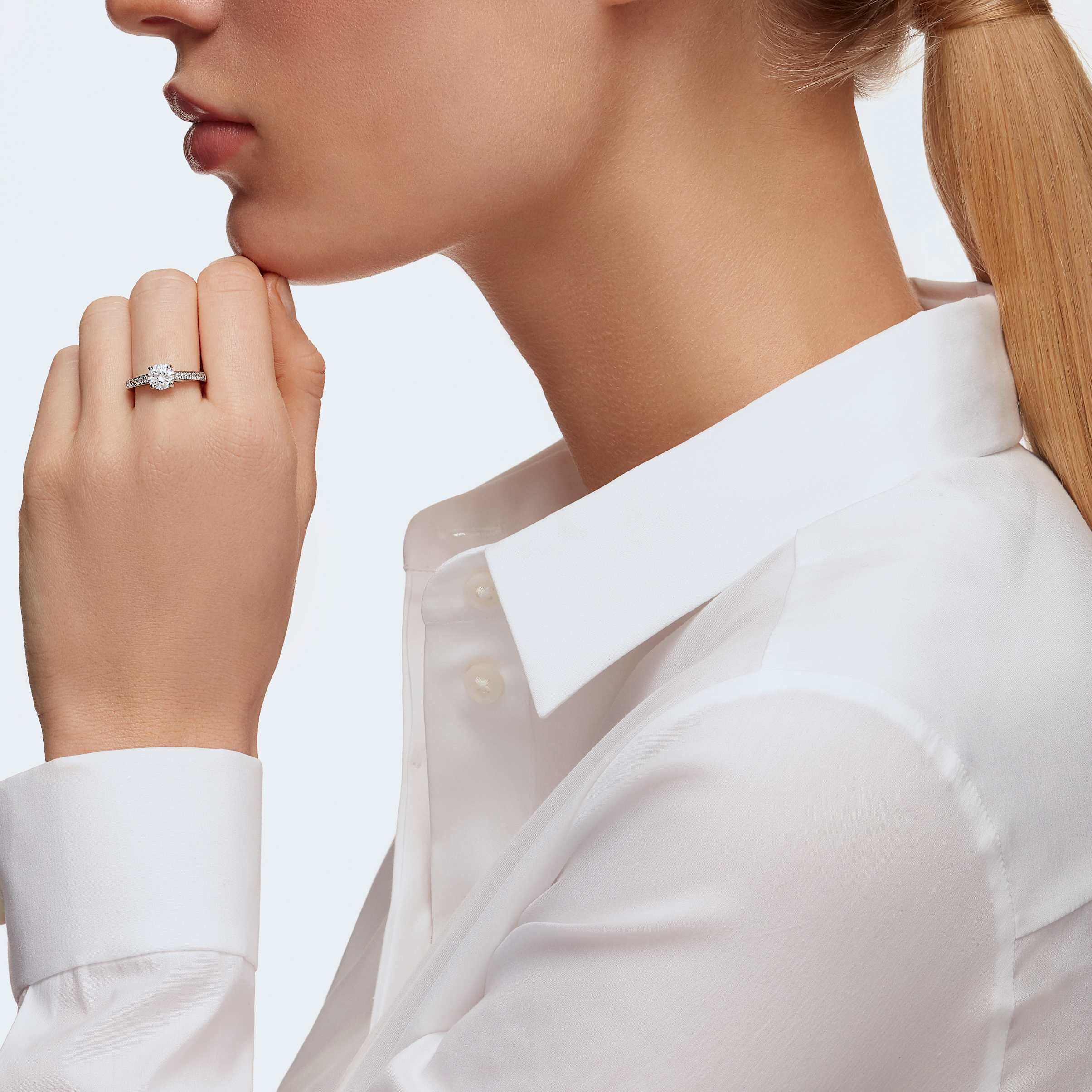 swarovski خاتم attract دائري، لون أبيض، طلاء روديوم