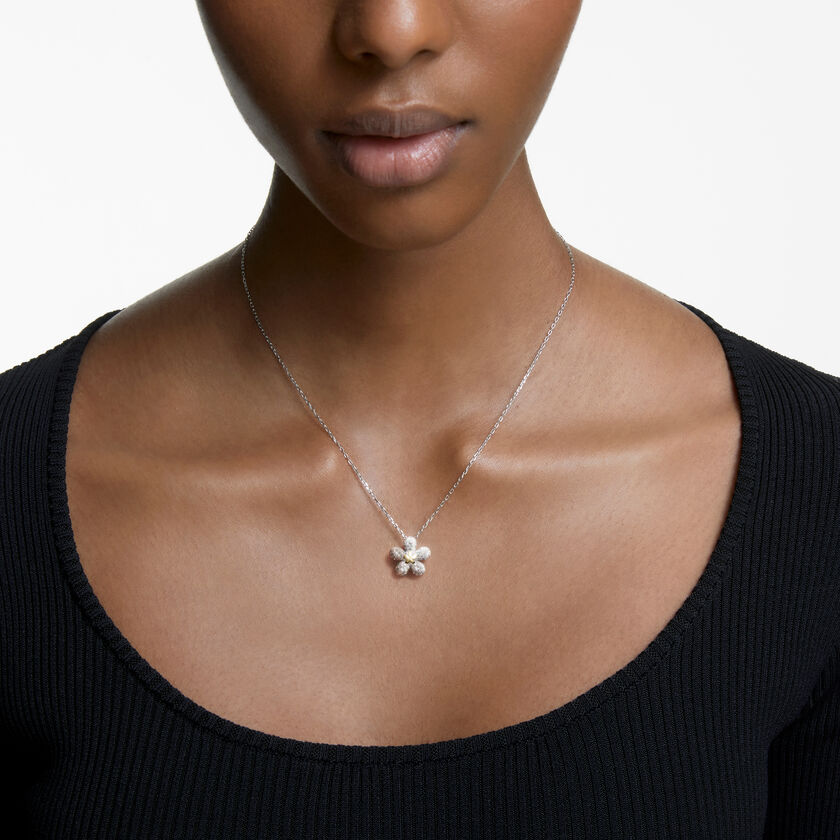 swarovski قلادة tough، ترصيع بافيه، شكل زهرة، لون أبيض، لمسة نهائية من معادن مختلطة