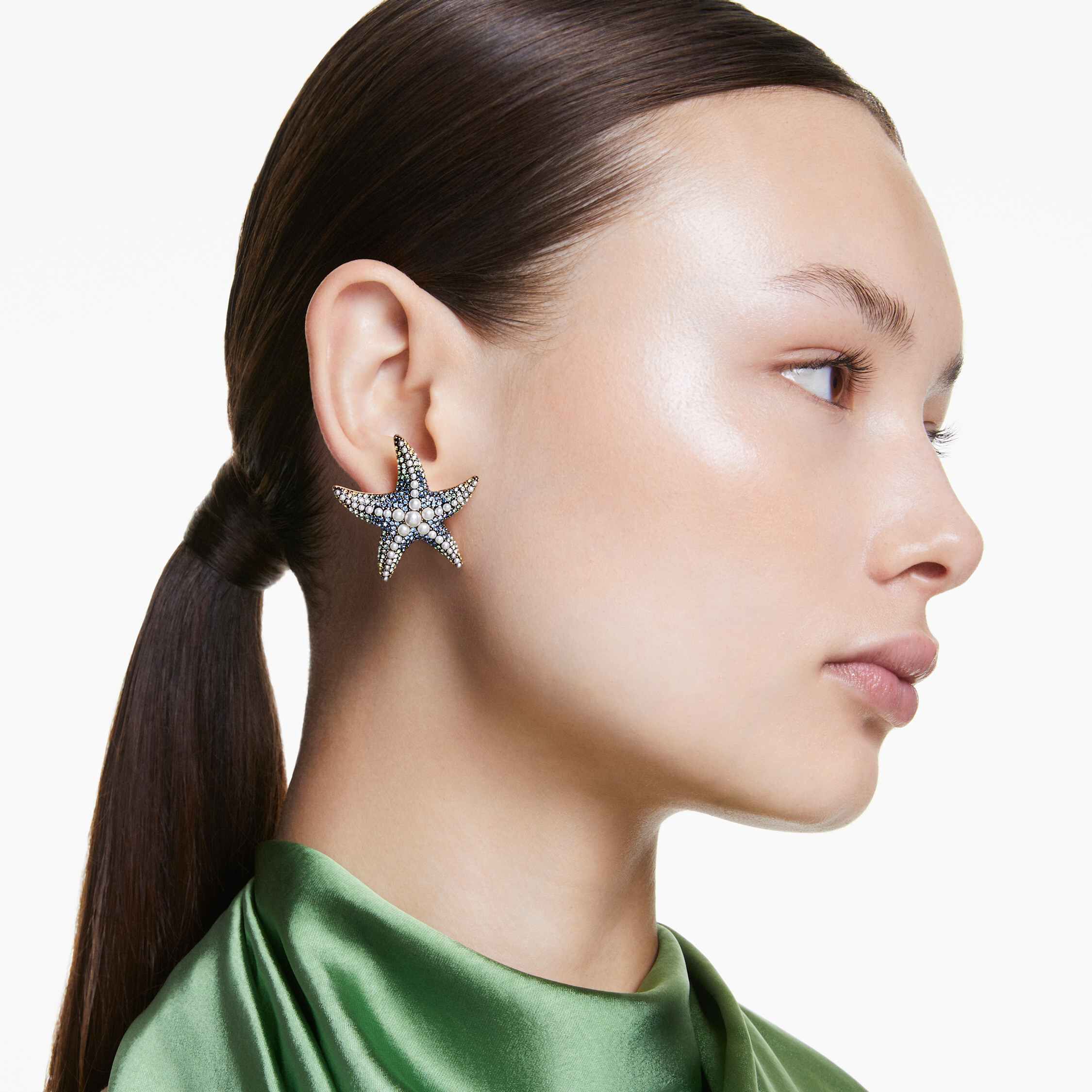 swarovski أقراط دبوسية idyllia، شكل نجمة بحر، حجم كبير، ألوان متعددة، طلاء بلون ذهبي