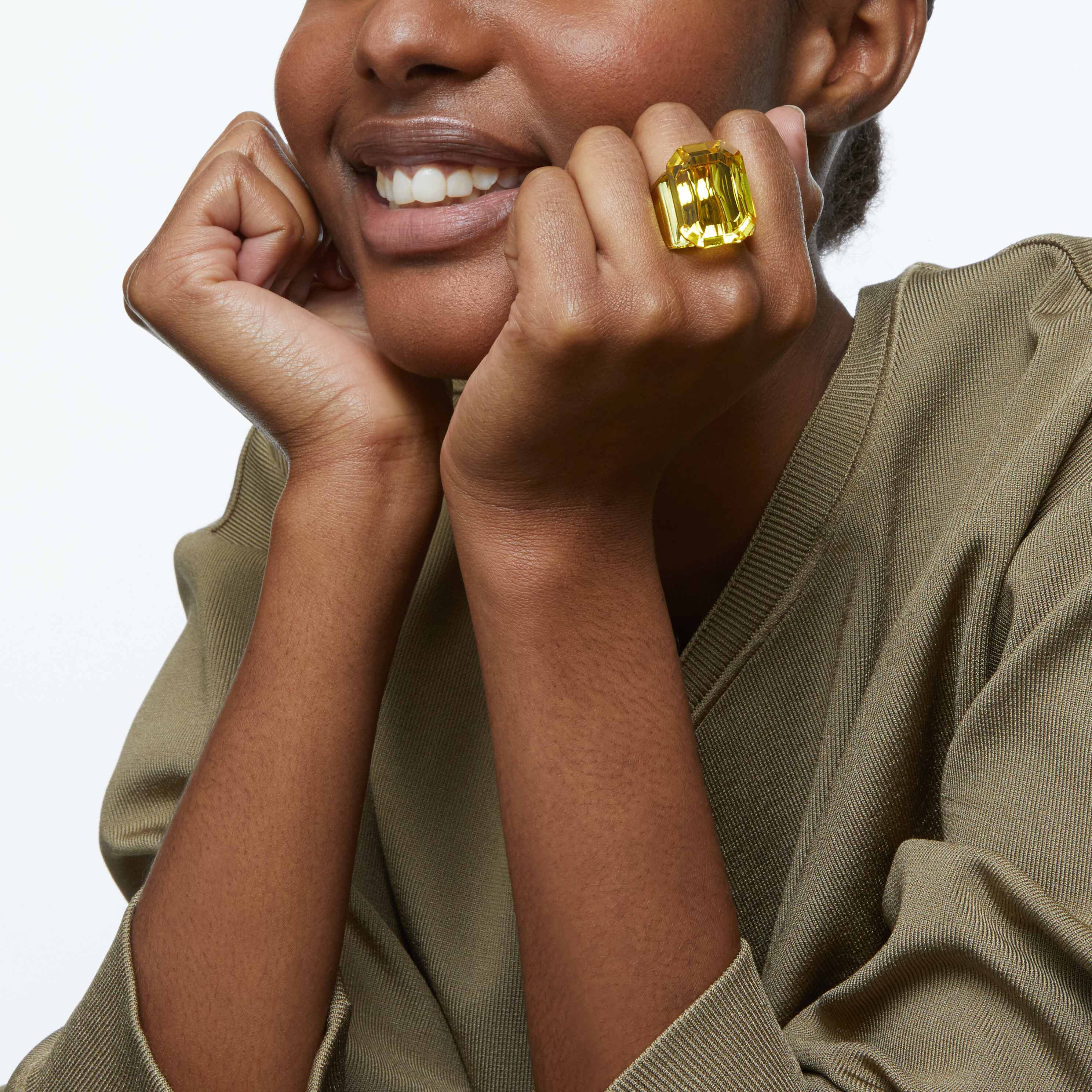 swarovski خاتم كوكتيل lucent، لون أصفر