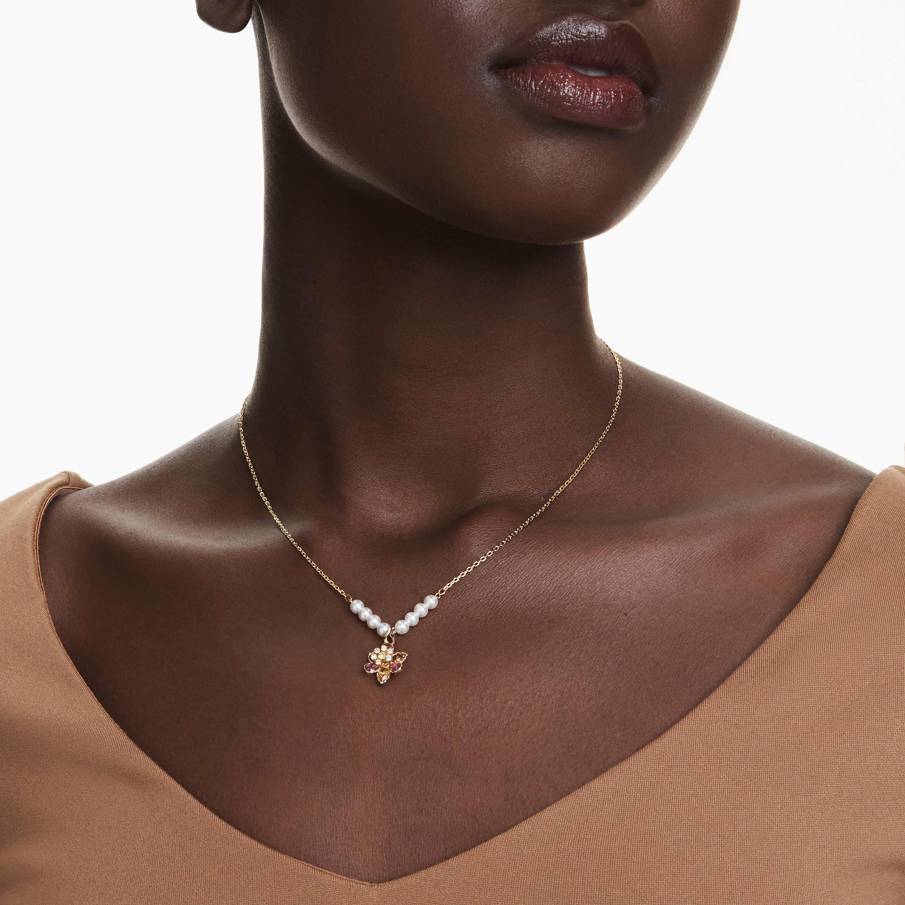 swarovski قلادة idyllia، لؤلؤ كريستال، قطع متنوع، شكل زهرة، ألوان متعددة، طلاء باللون الذهبي