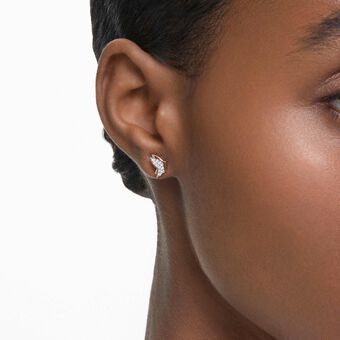 swarovski أقراط دبوسية lilia، مزينة بفراشة، لون أبيض، طلاء ذهبي وردي