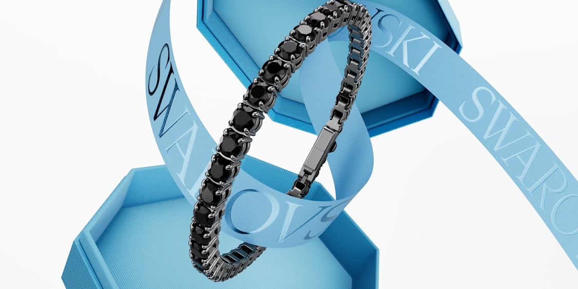 swarovski هدايا له